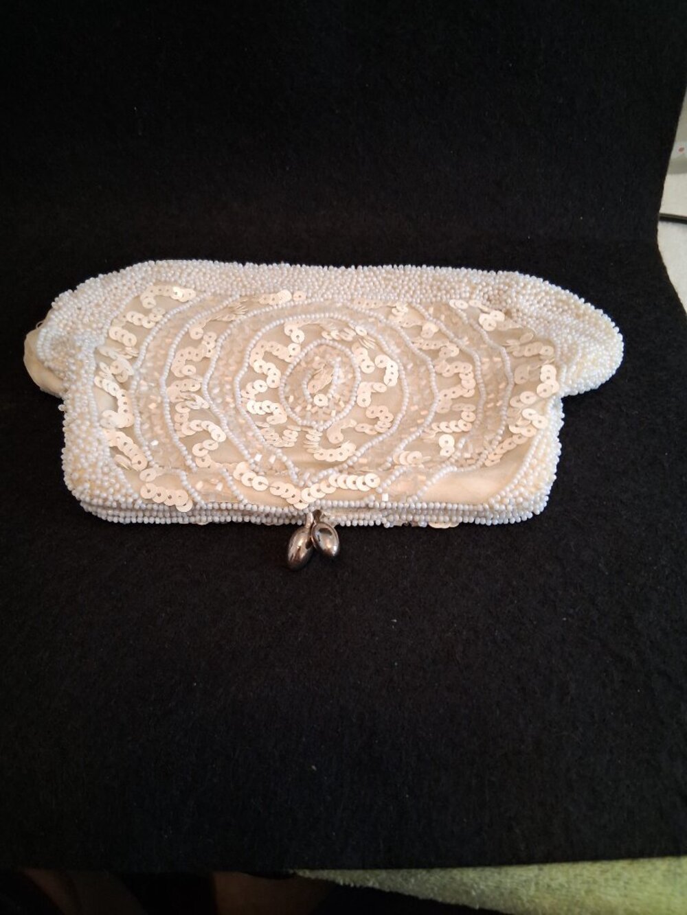 Vintage 1950s Hand Beaded Sequin Kiss Lock Clutch Evening Bag Ivory Cream Bridal - Picture 8 of 9